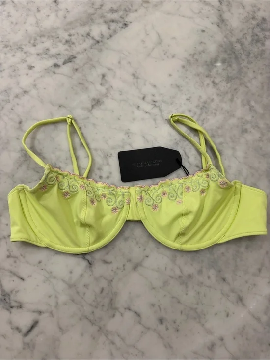 Frankie bikinis Sydney Sweeney