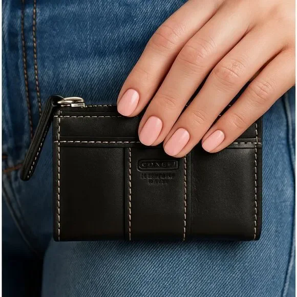 Coach 🖤 Black Leather Card Holder/ Keychain -Zip Top