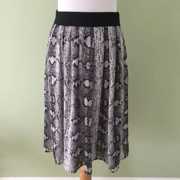 White House Black Market Black and Gray A-Line Skirt