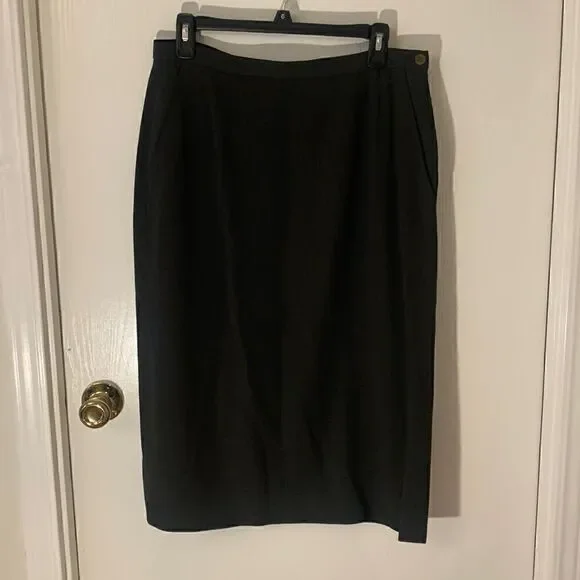 Giorgio Armani Vintage green suit skirt Size 46