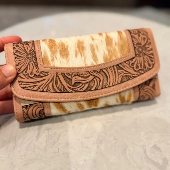 Montana West Hair-On Hide Tooled Wallet – Western Wristlet Pink
