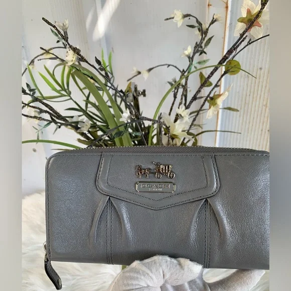 Coach Accordion Madison Gray Leather Wallet