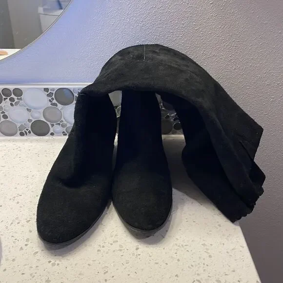 JACK Rogers woman’s black suede zip up in the back wedge knee high boots