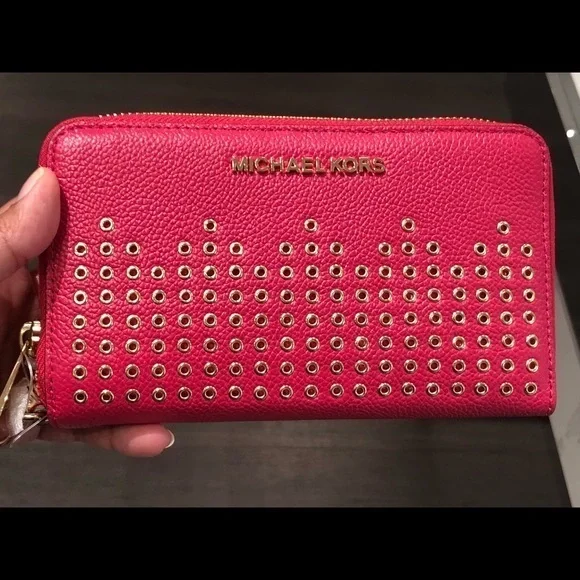 Valentines gift 🎁 Michael kors Hayes ph case multifunction wristlet