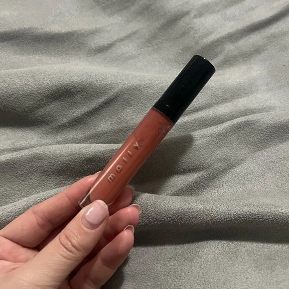 Mally Kiss Me Lip Gloss XOX
