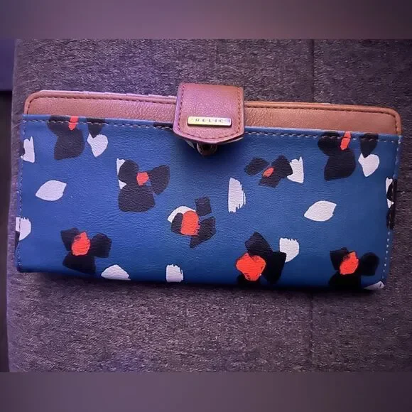 Beautiful condition relic wallet
