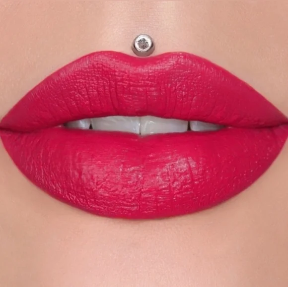 Jeffrey Star Velvet Trap Lipstick - Cherry Wet