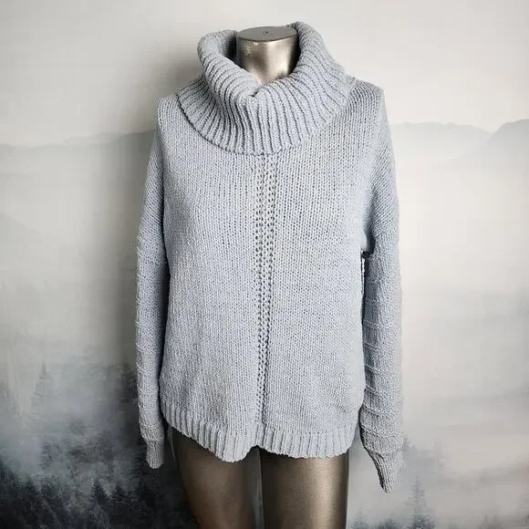 Wonderly Knit Turtleneck Baby Blue Sweater | Women's Small