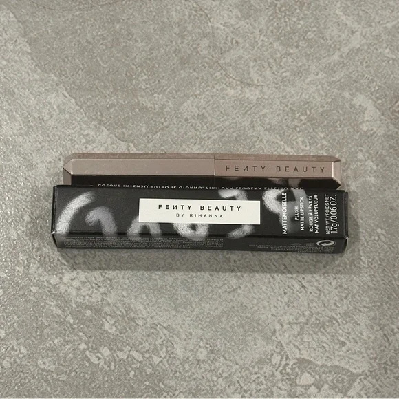 Fenty Mattemoiselle Plush Matte Lipstick in Dragon Mami
