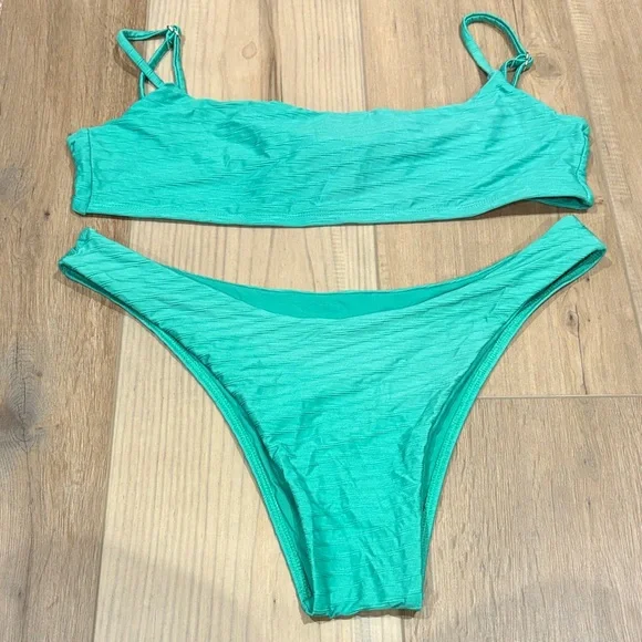 Monday Swimwear Bikini Set Teal Jacquard Large Bahama Top Byron Bottoms EUC Jade