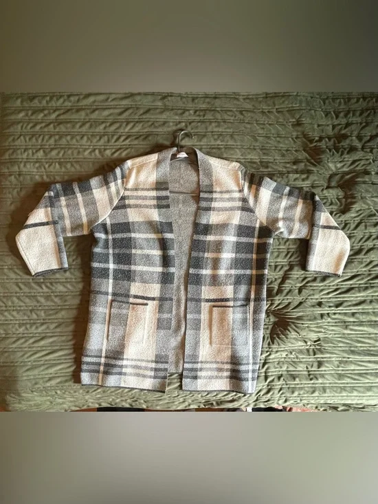 Cardigan Nine West Plaid Sweater in Cream Gray 2X