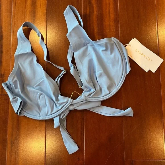 New NWT L*SPACE Alana Bikini‎ Top Light Blue Swim Knot Front Underwire Sz Medium