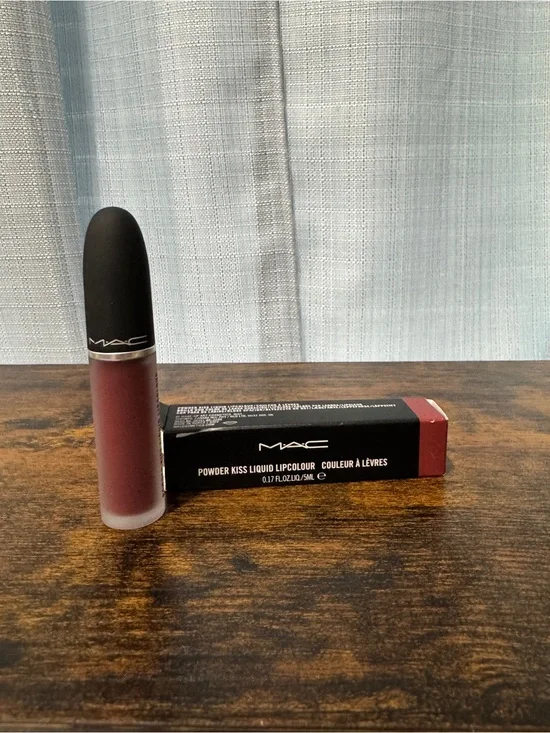 MAC Powder Kiss Liquid Lipcolour Fashion Emergency 977 NIB
