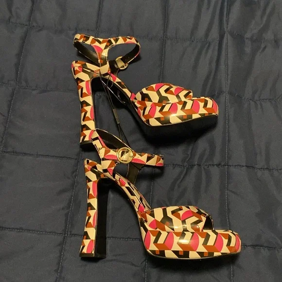 Geometric Pattern High Heel Sandals