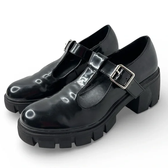 Madden Girl Maddie T-Strappy Platform Shoes MaryJanes Size 5.5 Chunky Round Toe
