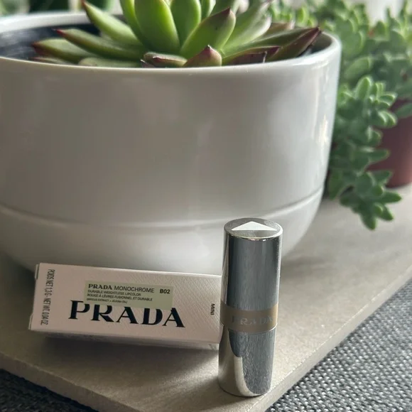 NEW Prada Monochrome Hyper Matte-B02 Quartz 1.3g - Mini/Sample Size