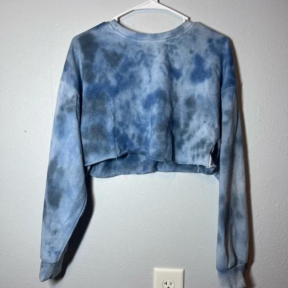 5/$25 Handmade Blue and Black Tye Dye Cropped Sweatshirt