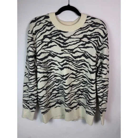 Daily Ritual Womens‎ Crewneck Sweater Animal Printed size Medium Outdoor Stretch