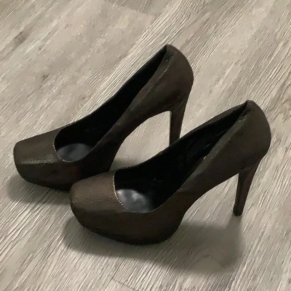 Jessica Simpson Women's Close Toe Heels