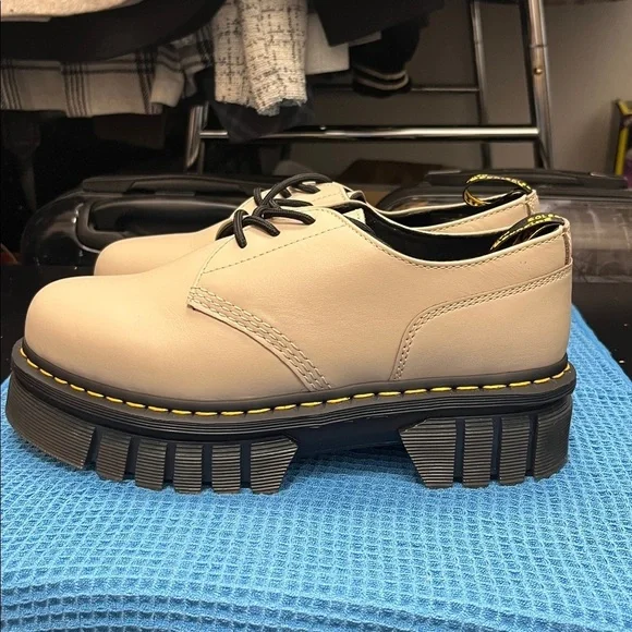 Dr. Martens Audrick 3 Eye Cream Oxfords with Chunky Black Soles