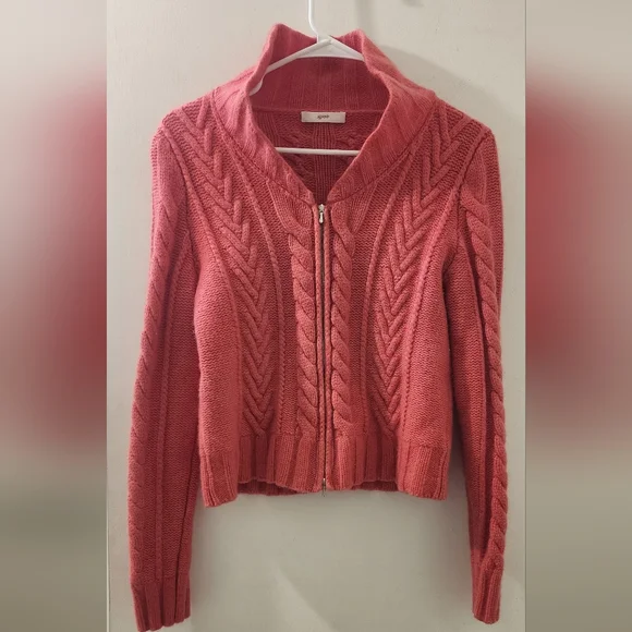 Leggiadro Coral‎ Cable Knit Cardigan, Size Medium, 100 % Cashemire.
