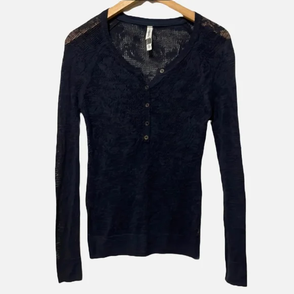 Aeropostale Open Knit Lace Sweater Small