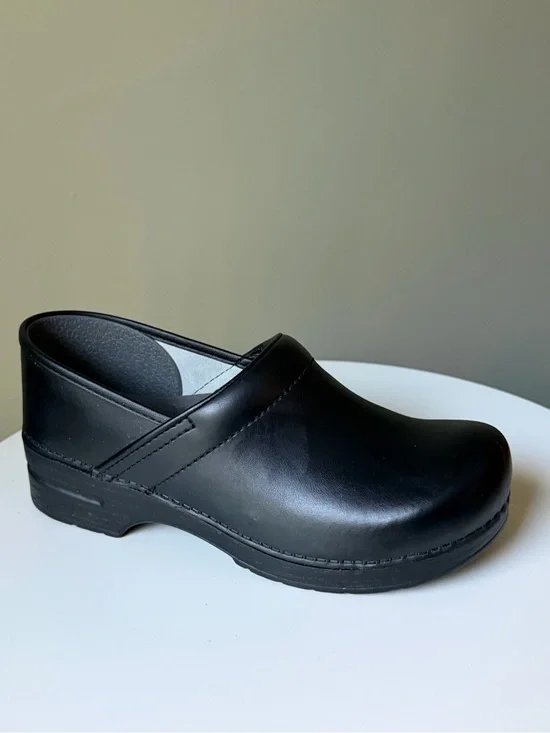 Dansko Black Professional Clogs Slip On Nursing Work Shoes Size 42 EU 11.5-12