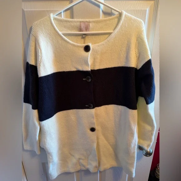 Oahu Cream and blue Button-Up Cardigan Sz L