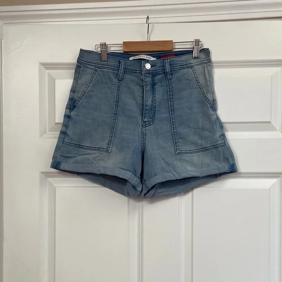 🧡 Junior’s denim shorts