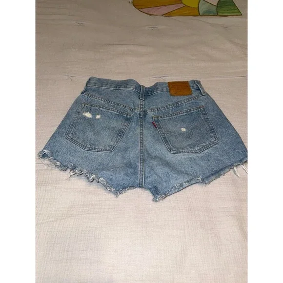 Levi’s denim shorts W28