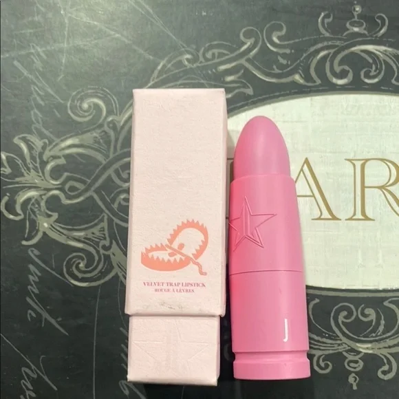 Jeffree Star Velvet Trap Lipstick in Ranch Girl