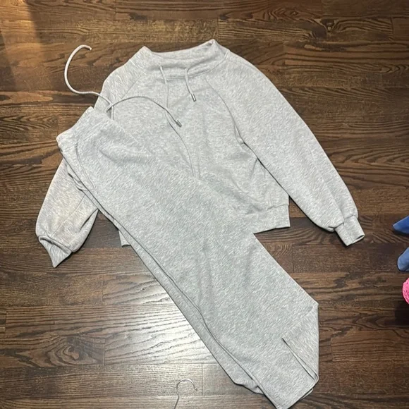 Amazon Automet Heather Gray Pullover