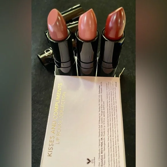 💥Doll 10 Set of 3 Lipsticks “Kisses and Compliments”💥 NIB