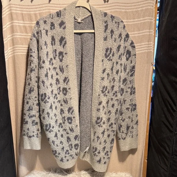 Easel Gray Animal Print Women's Cardigan