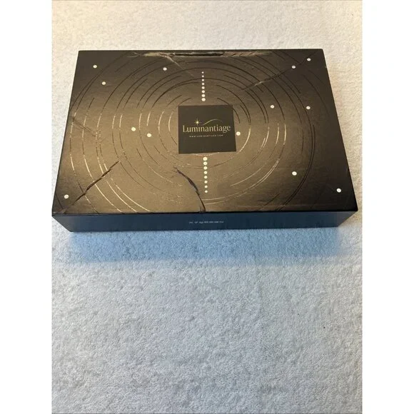 Luminantiage LED Light Therapy Mask Kit with Remote New in Sealed Box