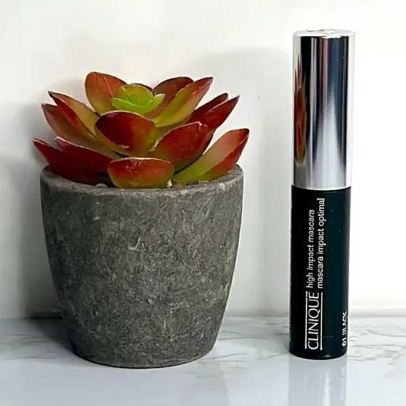 🌟$8 Clinique High Impact Mascara - Black