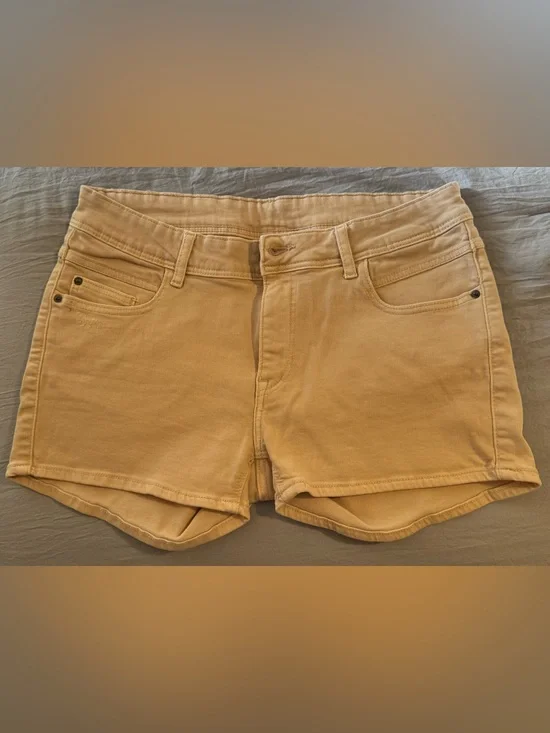 Zara Cream Denim Short Shorts size 10