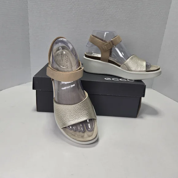 ECCO Women's Flowt Wedge Nubuck Leather Cork Sandals Size 7 - 7.5