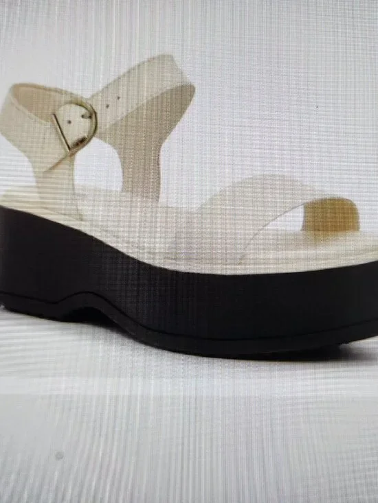 Sorel Dayspring Leather Honey White Platform Sandals. NIB. Size 10