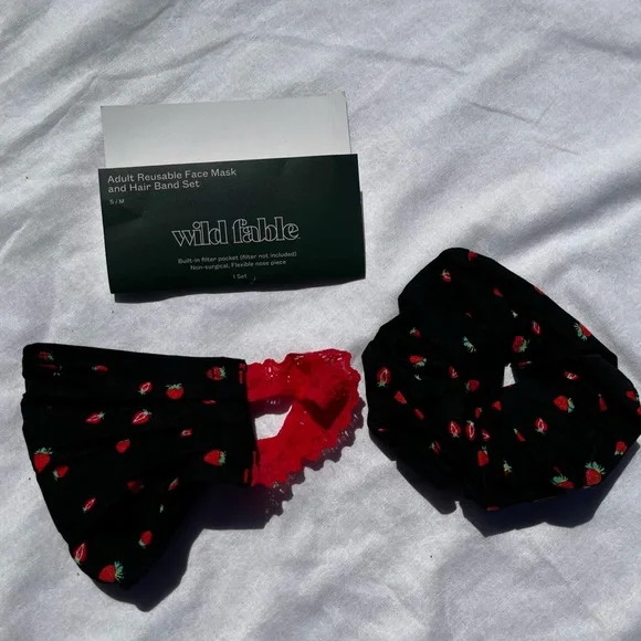 wild fable Black Mask & Strawberry Scrunchie Set