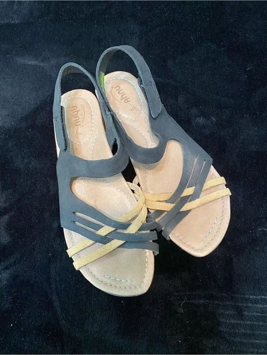 Ahnu Saratoga Leather Flats Sandals Women’s Size 8