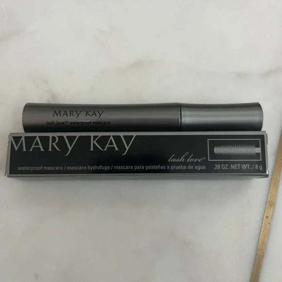 Mary Kay LASH LOVE Waterproof Mascara in Black Full Size 044465 New‎ in Box