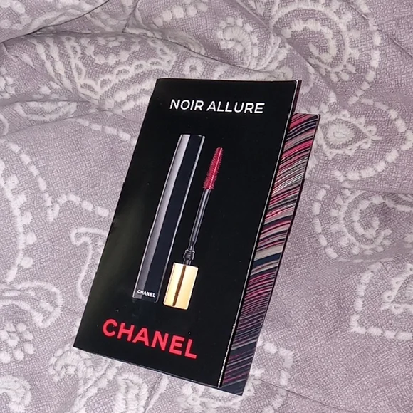 New CHANEL Noir AllurE Black Mascara