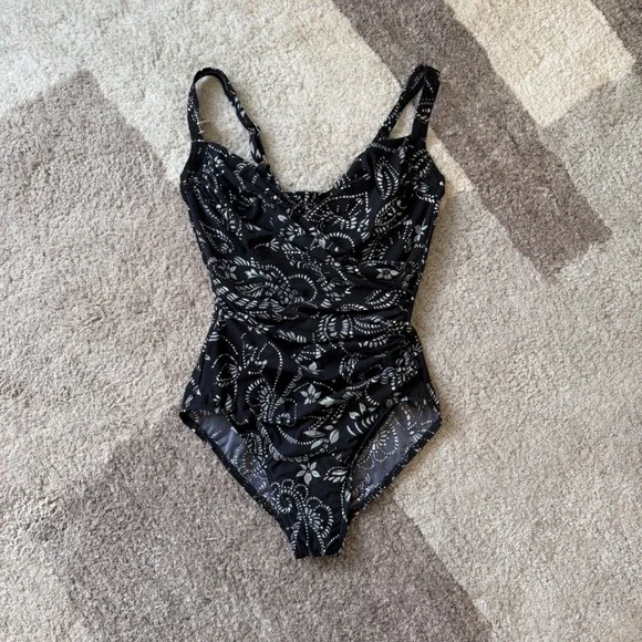 Miraclesuit Womens Black White Paisley Floral One Piece Swimsuit Ruching 10