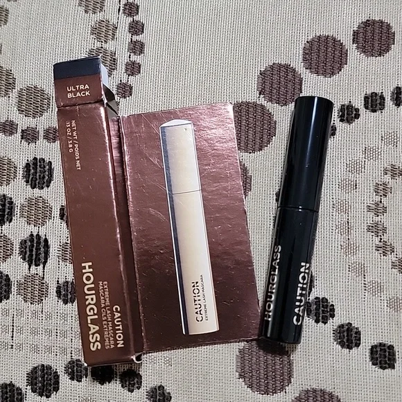 Hourglass Caution Extreme Lash Mascara 3.8g In Ultra Black