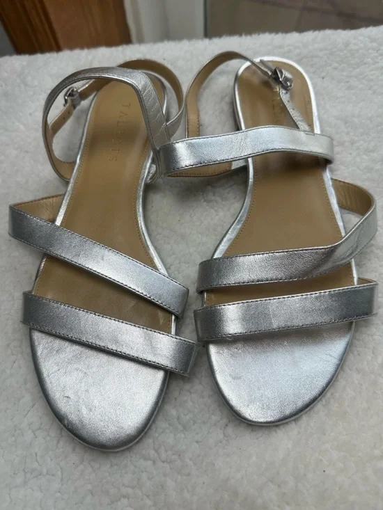 Talbots Keri Soft Nappa Leather Silver Metallic Strappy Sandals size 8.5