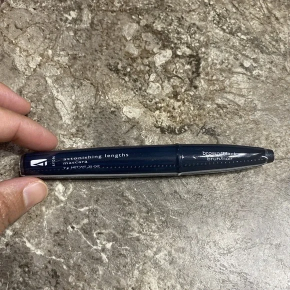 New‎ Avon Astonishing lengths mascara - Brown Black, Sealed Full Size