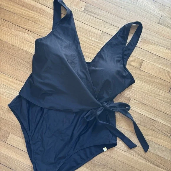 Summersalt Perfect Wrap One Piece Swimsuit Womens 16 Black Chic Minimizing Chic