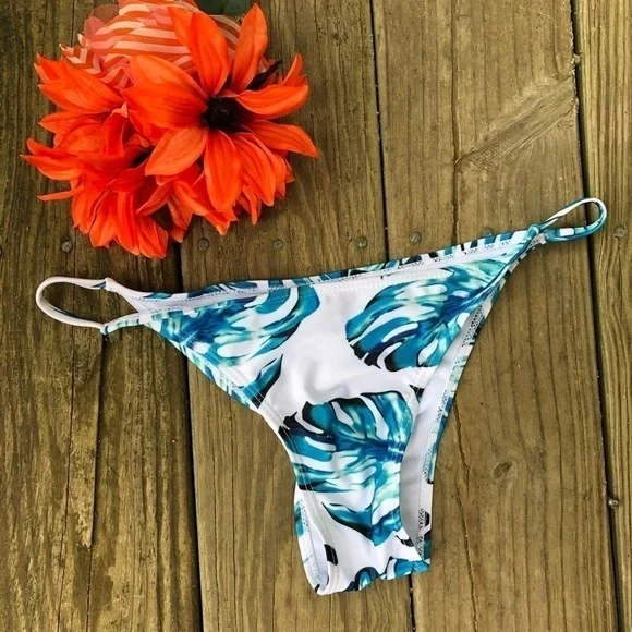 TROPICAL Leaf Bikini Bottoms Large Blue White
