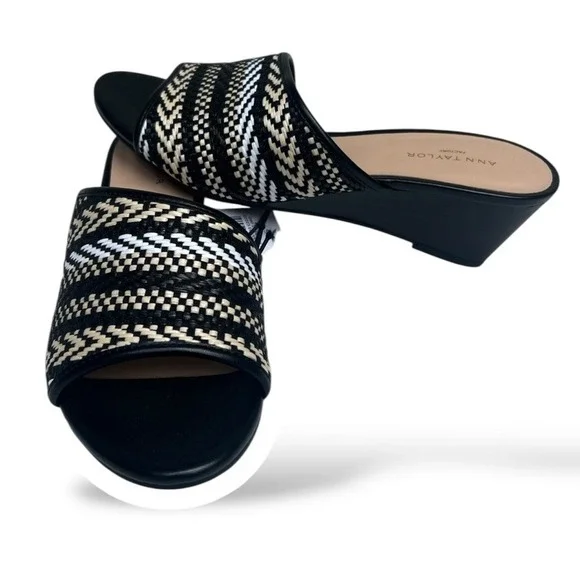 Ann Taylor Womens Black Woven Slip on Slides Open Toe Wedge‎ Sandals Size 6M EUC